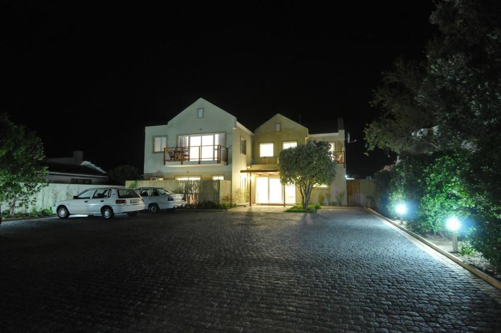 Bamboo Guest House هيرمانوس المظهر الخارجي الصورة