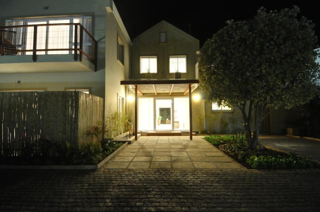 Bamboo Guest House هيرمانوس المظهر الخارجي الصورة