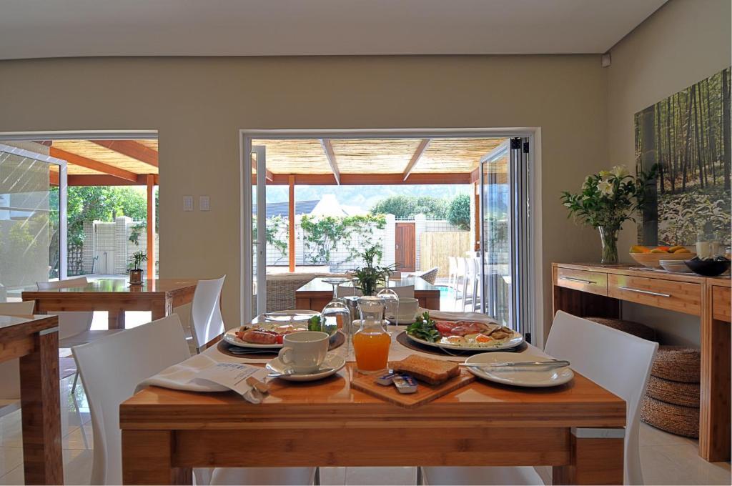 Bamboo Guest House هيرمانوس المظهر الخارجي الصورة