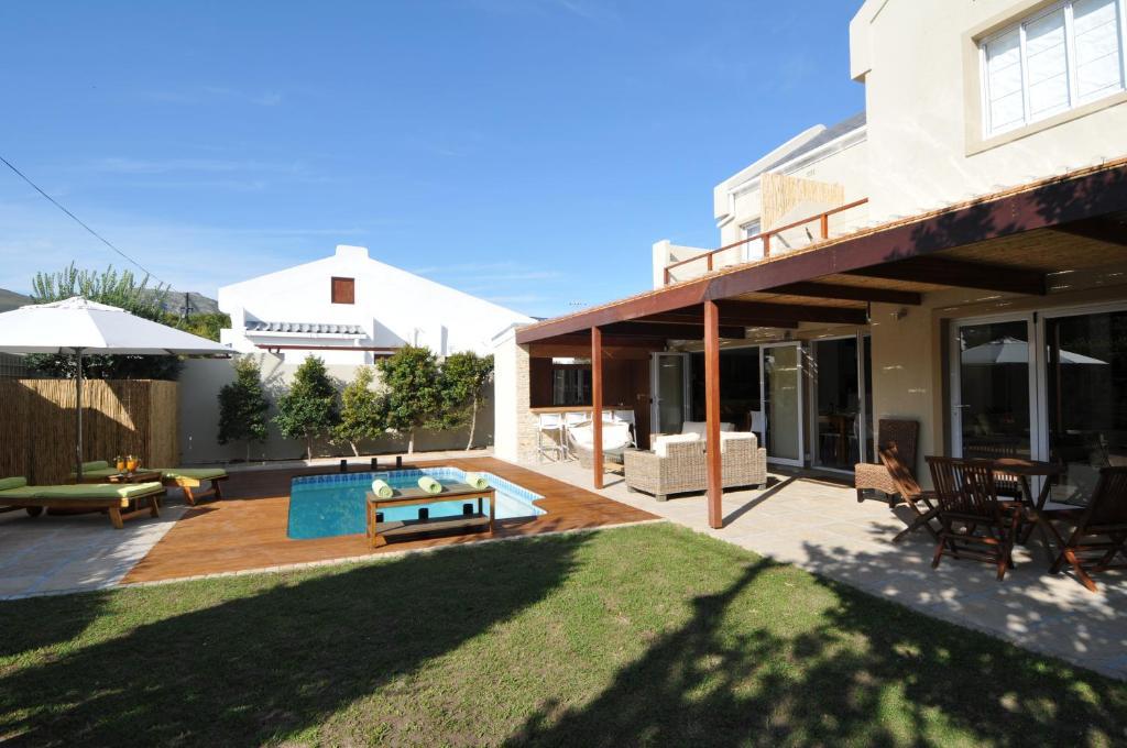 Bamboo Guest House هيرمانوس المظهر الخارجي الصورة
